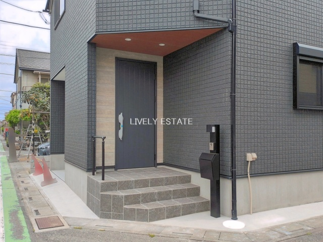 草加市清門2丁目 新築分譲住宅 の玄関
