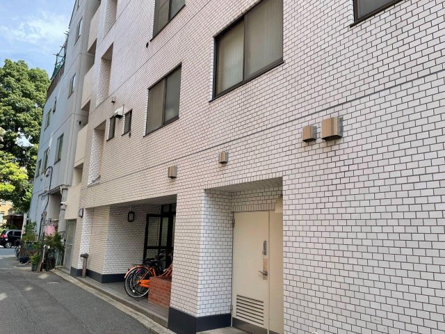 中銀本郷マンシオンの外観