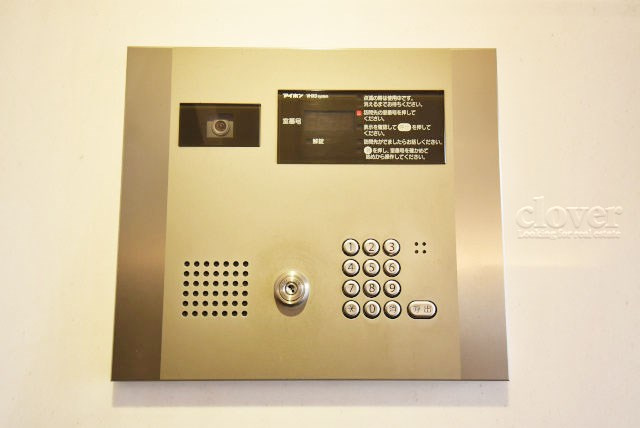 【防犯設備】 | Lavilio錦糸町Bellgrade | モニター（カメラ）付きのオートロックが備えられています。建物のセキュリティ能力の高さは、欠かすことのできないチェックポイントになります。～即日のご見学可能～　お問合せはお気軽にどうぞ。
