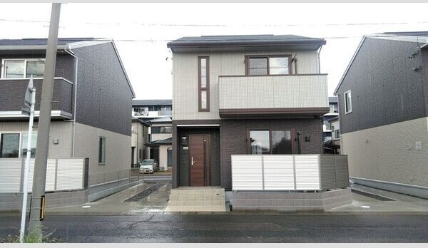 サンライズi　B棟の駐車場
