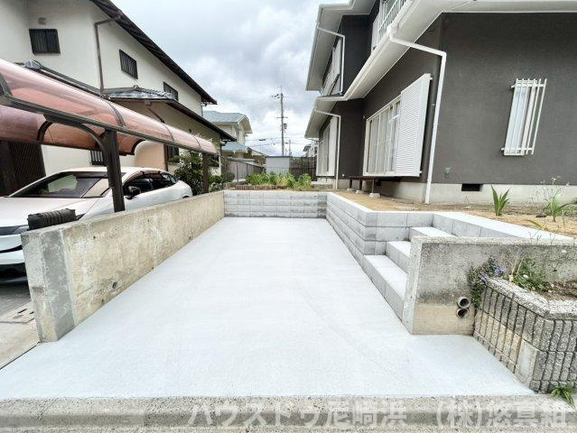中古戸建　川西市美山台3丁目の駐車場