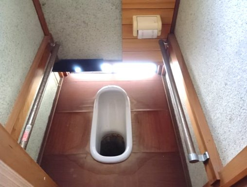 売中古戸建　焼津市田尻北のトイレ|昭和の時代を感じるトイレです！