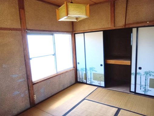 売中古戸建　焼津市田尻北の和室|2階西側6帖和室にはたっぷり収納スペースがあります！