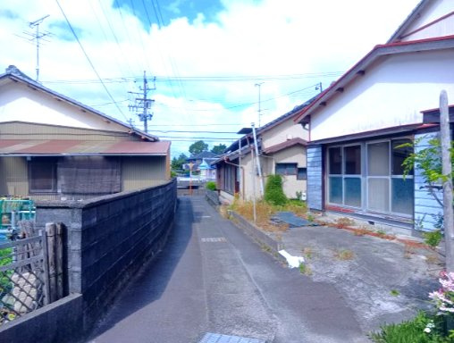 売中古戸建　焼津市田尻北の前面道路含む現地写真|間口は10.8ｍあります！