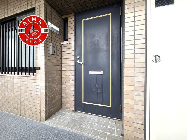 サーパス大博通りの玄関|シンプルで使いやすい外玄関です。