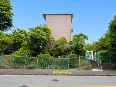 【外観】 | 笹山団地103号棟 | ◆住宅ローンのご相談や周辺環境のご案内も含め、ローンに詳しい、地元に詳しいスタッフがお出迎えさせていただきます。お気軽にご相談ください。