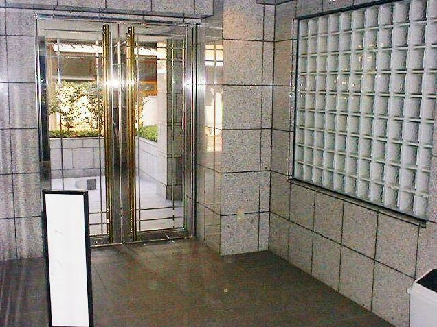 日神パレステージ新宿御苑のエントランス|日神パレステージ新宿御苑