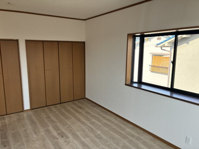 西大寺赤田町２丁目の洋室