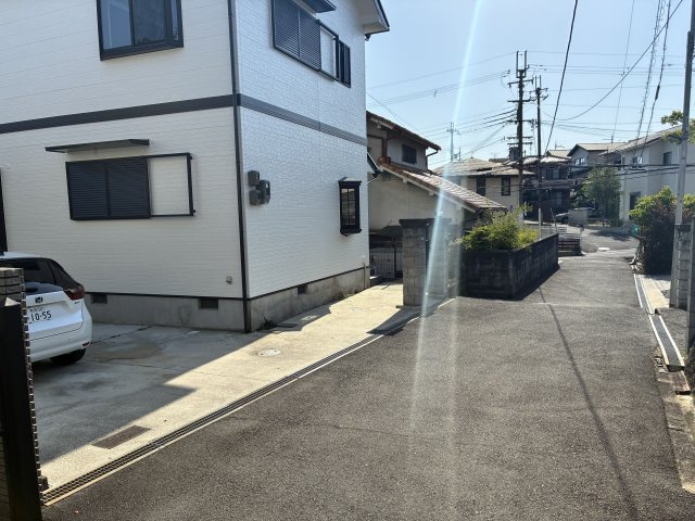 西大寺赤田町２丁目の前面道路含む現地写真