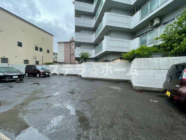 カーサ東淀川の駐車場|駐車場に車を止められます
