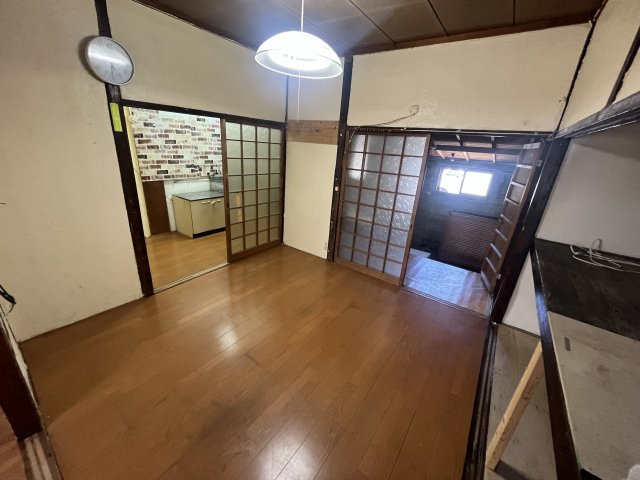 玉津町田中戸建の洋室