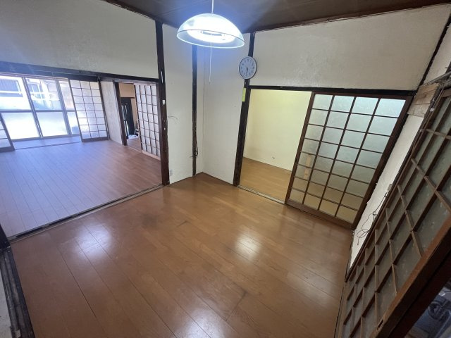 玉津町田中戸建の洋室