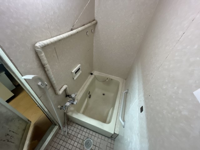 玉津町田中戸建の浴室