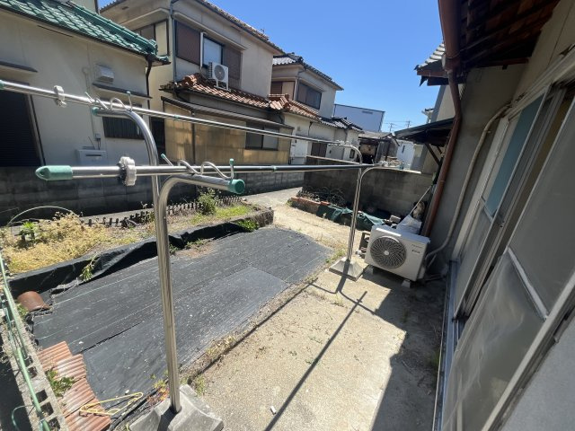玉津町田中戸建の庭