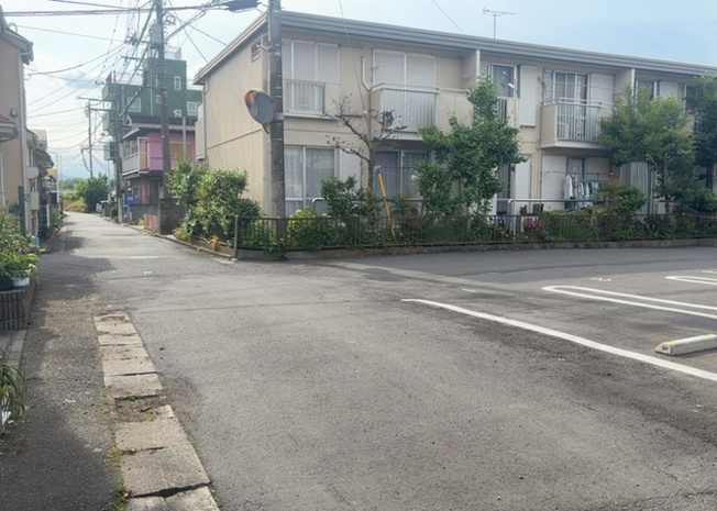 【外観】 | 物件の詳細については、現地を見てわかること以外に、役所や法務局などで調べないとわからないことがあります。そのため、現地に行く場合は、もしこの物件を買ったらどのような生活ができるかをイメージしましょう。
