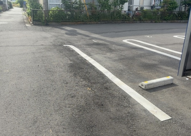 【外観】 | 土地購入を検討されている場合、境界杭がない状態で購入してしまうと境界確定測量をする必要があり、費用がかかります。購入の前に、売主、隣土地所有者立ち合いのもと境界を確定し境界杭を設置するのがベストです。
