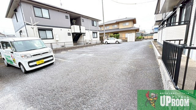 グレイシャスの駐車場