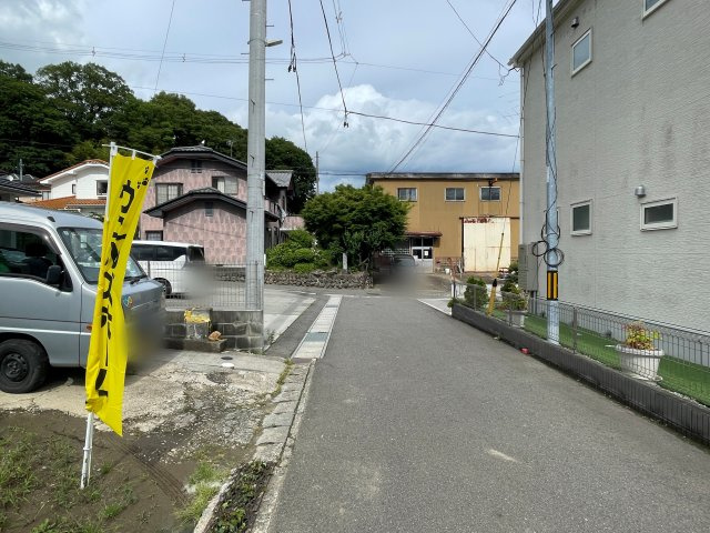 【建築条件付き売地】　二本松市松岡の前面道路含む現地写真