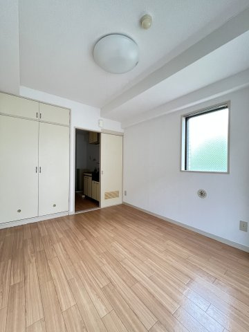 ※210号室参考写真