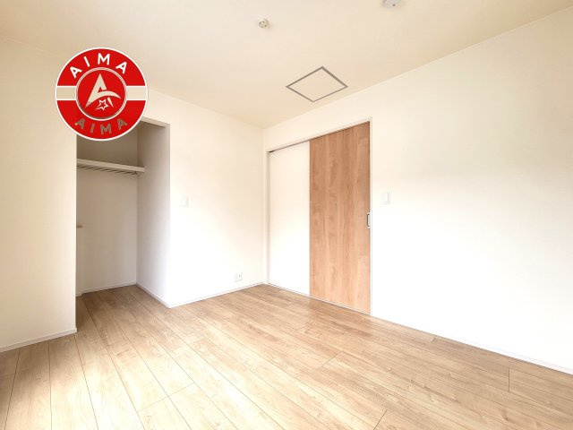 筑紫野市むさしヶ丘3丁目第1-2棟（2号棟）の洋室|採光良好な洋室は全居室、複層ガラスの遮熱効果と断熱効果で、一年中快適に過ごせます。