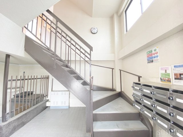メゾン南小岩のロビー|建物の内部です☆
