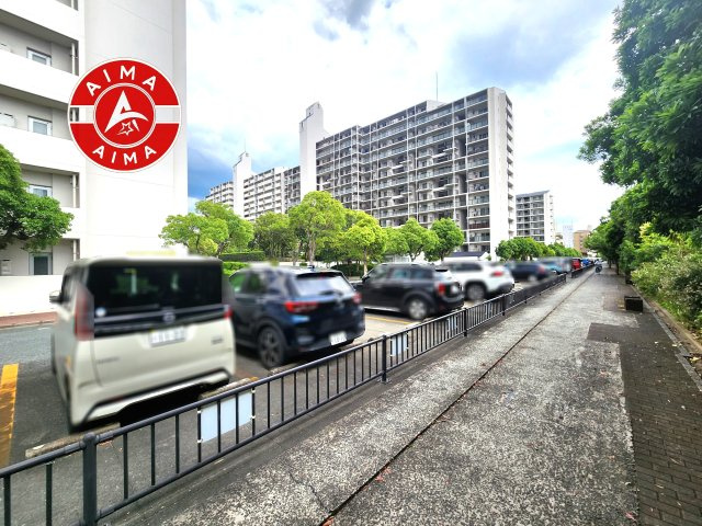 のむら貝塚ガーデンシティ弐番館の駐車場|敷地内に駐車場があります。