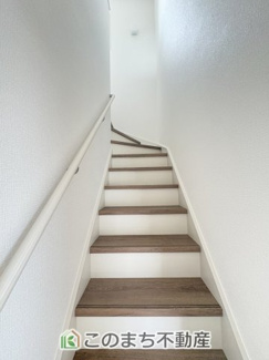 【設備】 | LIGARE小山市東城南10期　 | 同社施工物件写真。※建具やフローリング、その他仕様が異なる場合がございます。室内には給気口を設しており、24時間換気システムで室内の空気を循環。湿気や臭いをこもりにくくし、快適な置住環境を保ちます。
