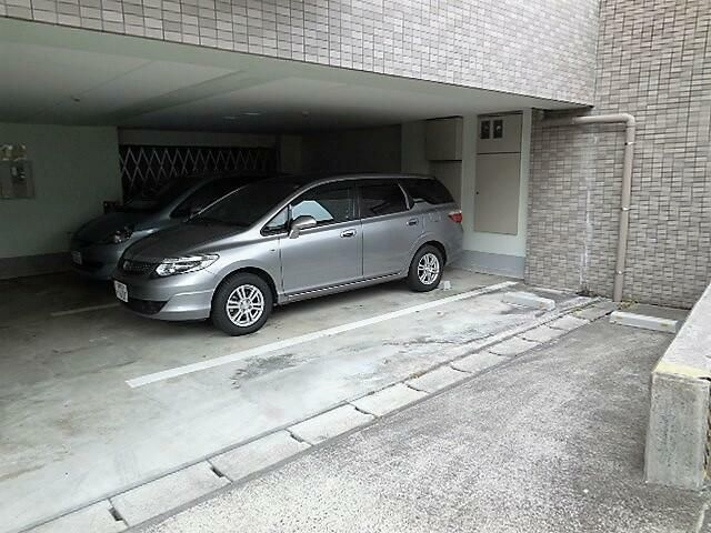 リバブルハイツⅢの駐車場