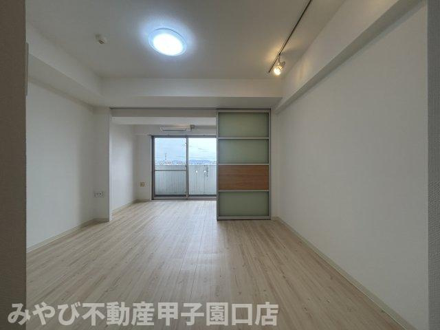 セレニテ甲子園Ⅰの居間・リビング