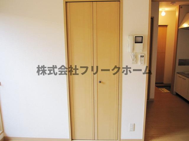 武蔵野市吉祥寺本町３丁目のアパートの収納