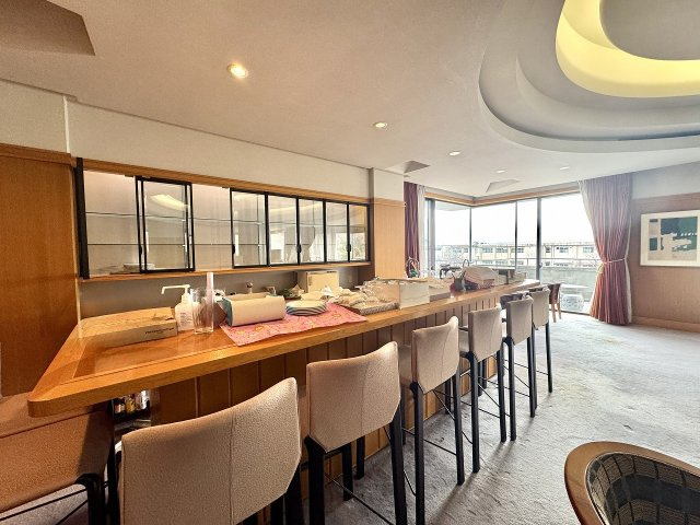 西宮市柏堂町のキッチン|バーカウンター