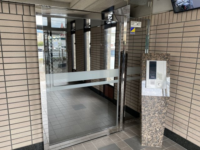 アメニティ旗崎のエントランス|清潔なエントランスです
