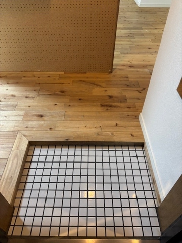 ラクラス田原町の玄関