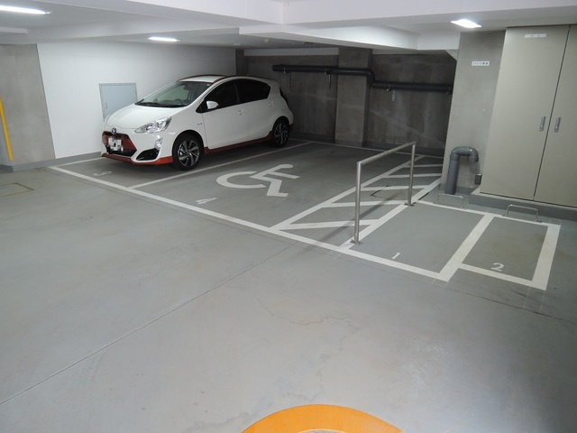 ＣＲＥＶＩＳＴＡ板橋桜川 の駐車場