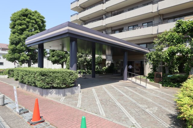 コスモ大宮ロイヤルフォルムのエントランス