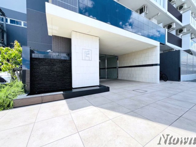 【エントランス】 | エステムコート名古屋金山ミッドクロス | 清潔なエントランスです