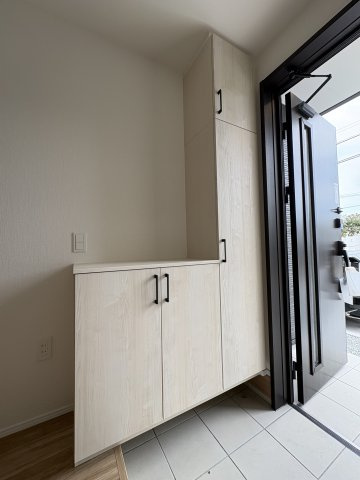  For.M Iー小倉北区熊本3丁目2期　の玄関|収納力のあるシューズボックスで、靴をすっきり整理できます。
