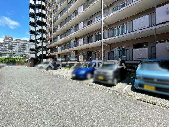カルチェ茨木の駐車場|平面駐車場です