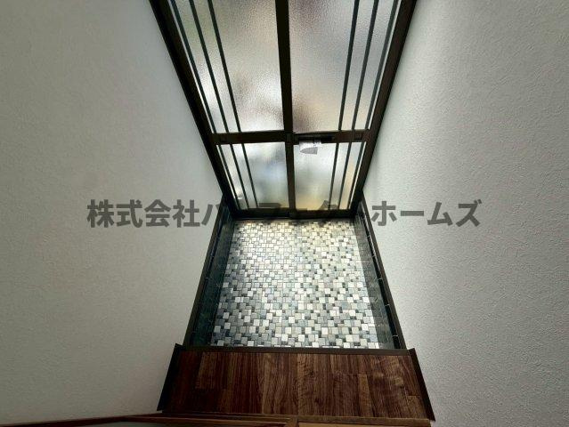 河北中町テラスの玄関|明るい玄関です