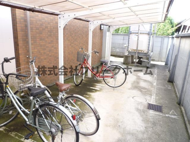 三鷹市上連雀５丁目の賃貸マンションの駐車場