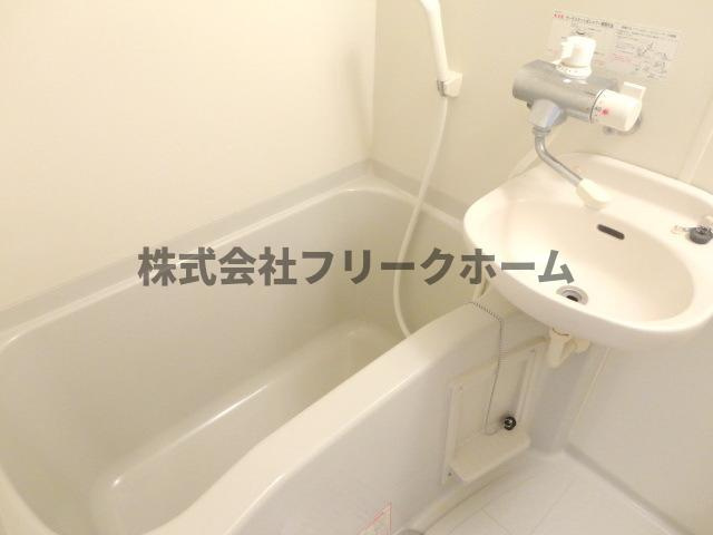 三鷹市上連雀５丁目の賃貸マンションの浴室