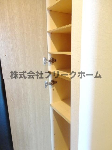 三鷹市上連雀５丁目の賃貸マンションの収納