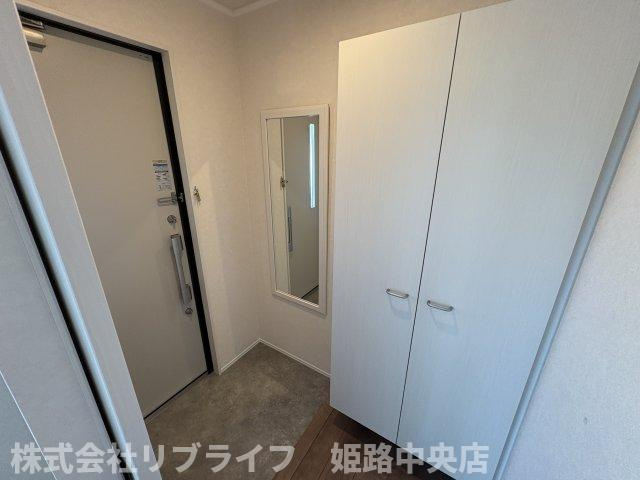 ハイムレトア飾東Bの玄関