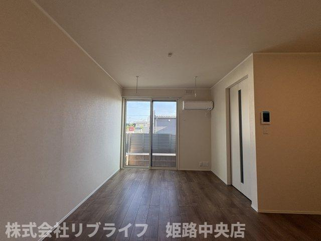 ハイムレトア飾東Bの居間・リビング