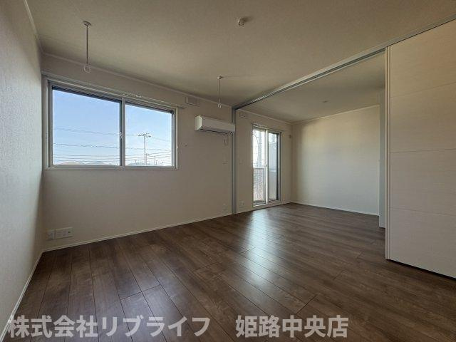ハイムレトア飾東Cの居間・リビング