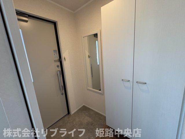ハイムレトア飾東Cの玄関