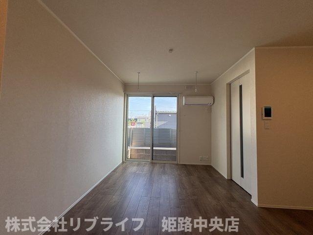 ハイムレトア飾東Cの居間・リビング