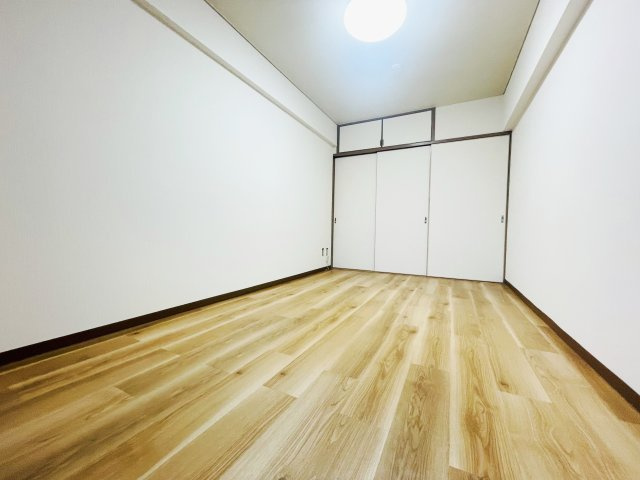 梨苑マンションの居間・リビング