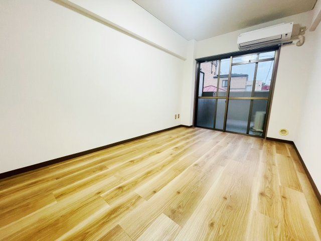 梨苑マンションの寝室