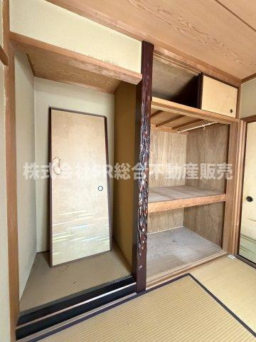 稲田本町1丁目中古戸建の収納|和室らしい床の間もあります！